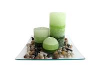 Darčekový set 3 sviečok s vôňou zelený čaj na sklenenom podnose s kameňmi
